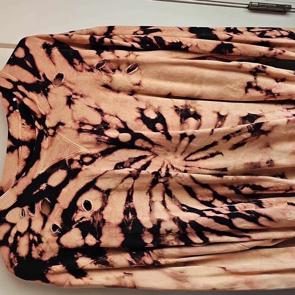 Gilded Intent Womens Xlg distressed tie dye sweatshirt. Super pretty & oversized - Picture 6 of 9